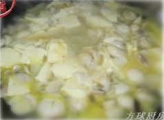 口蘑豆腐汤--美味