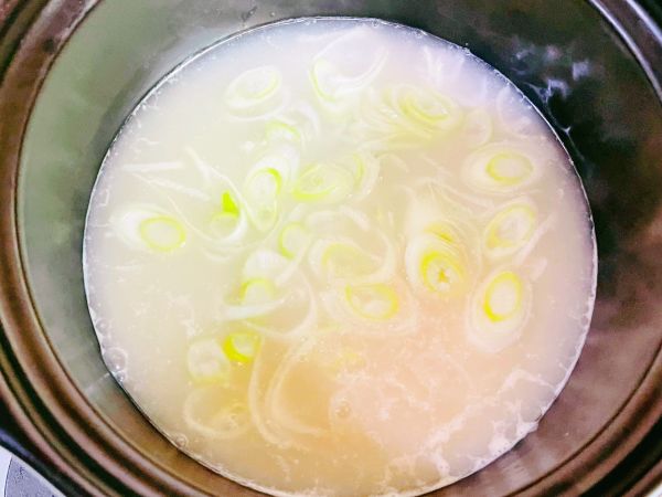 鳕鱼豆腐馄饨煲