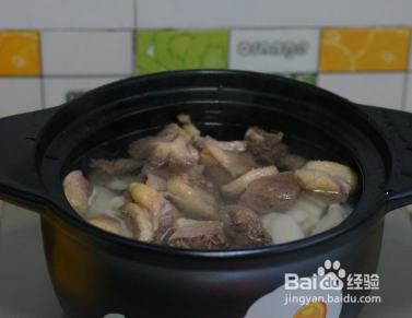 美味的茶油莲藕鸭汤