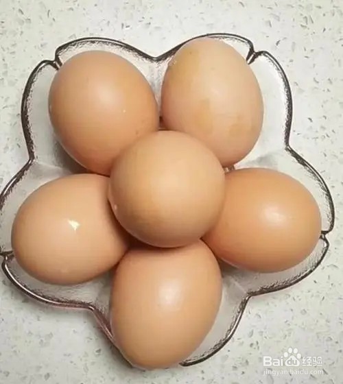 巧处理鸡蛋上的粪便