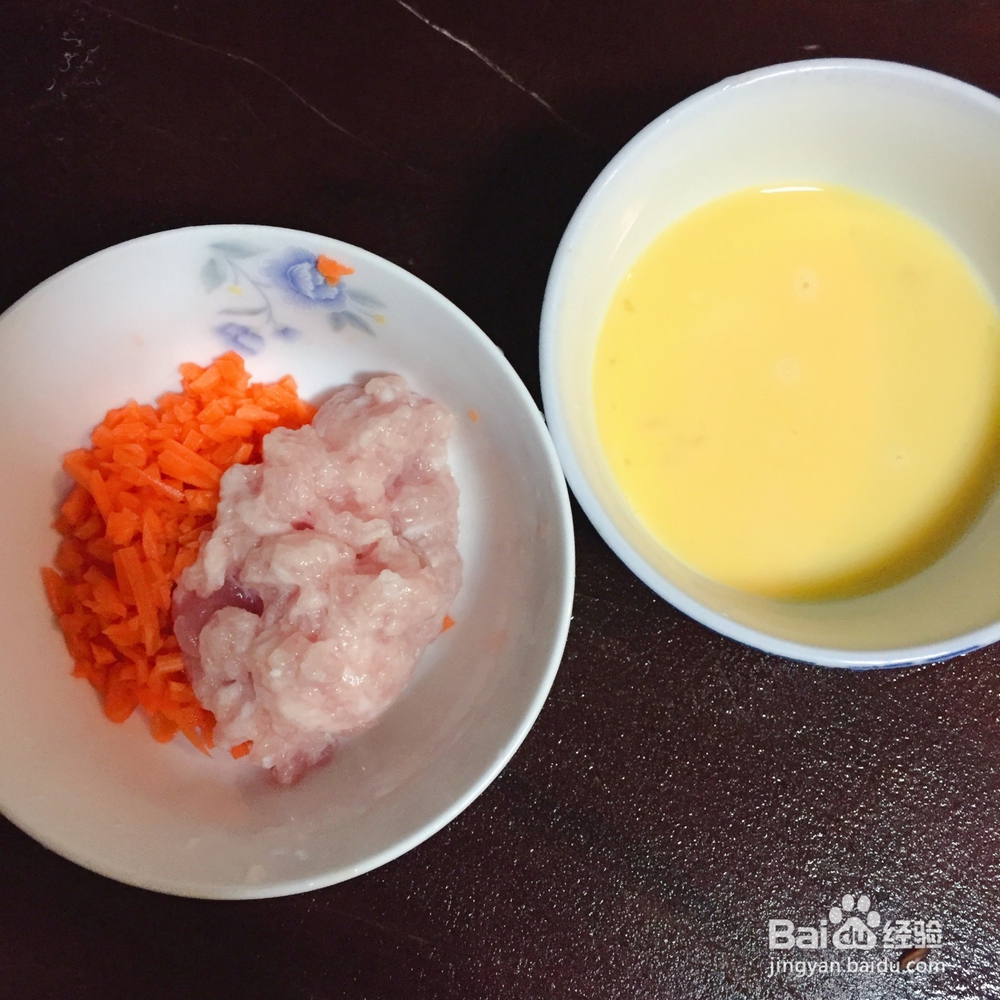 让宝宝学会自主进餐，手指食物这样做
