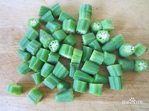 秋葵果仁炒牛肉粒