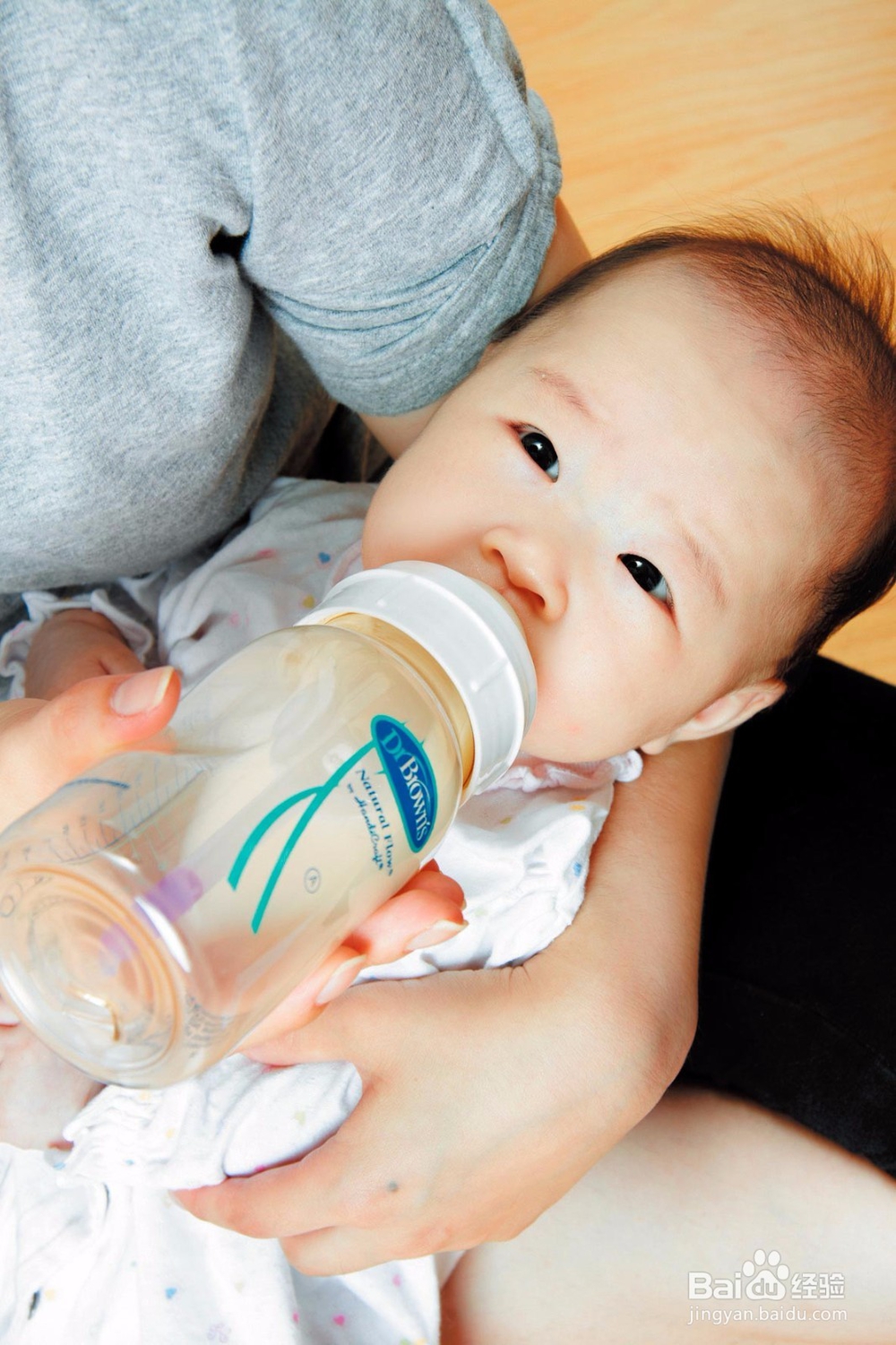 【宝宝圣经】奶粉喂养的方法