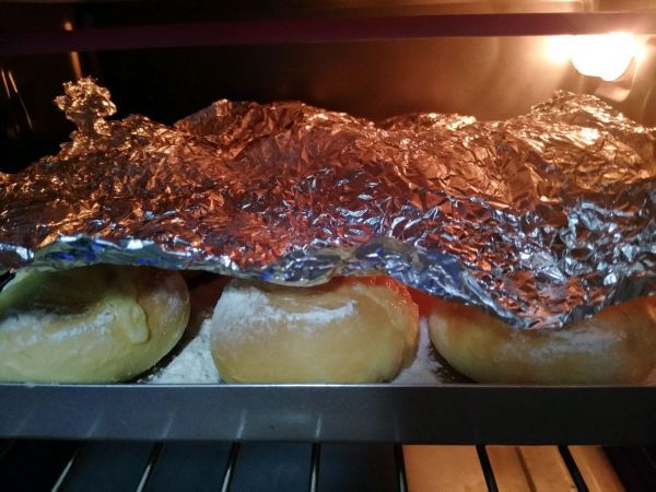 熔岩芝士小面包