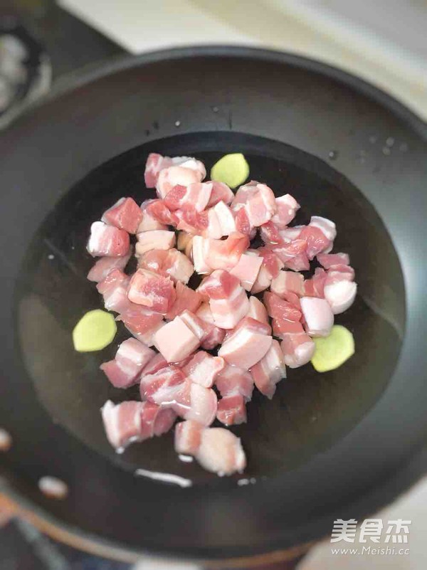 土豆红烧肉的做法