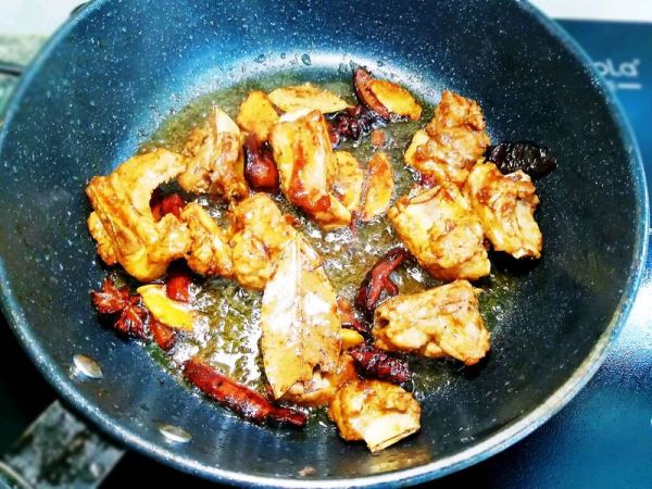 酱香排骨南瓜盅