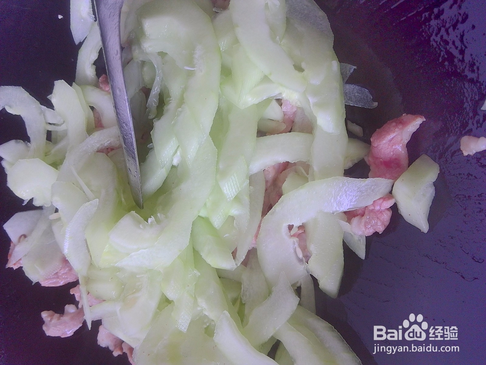 猪骨瘦肉焖黄瓜