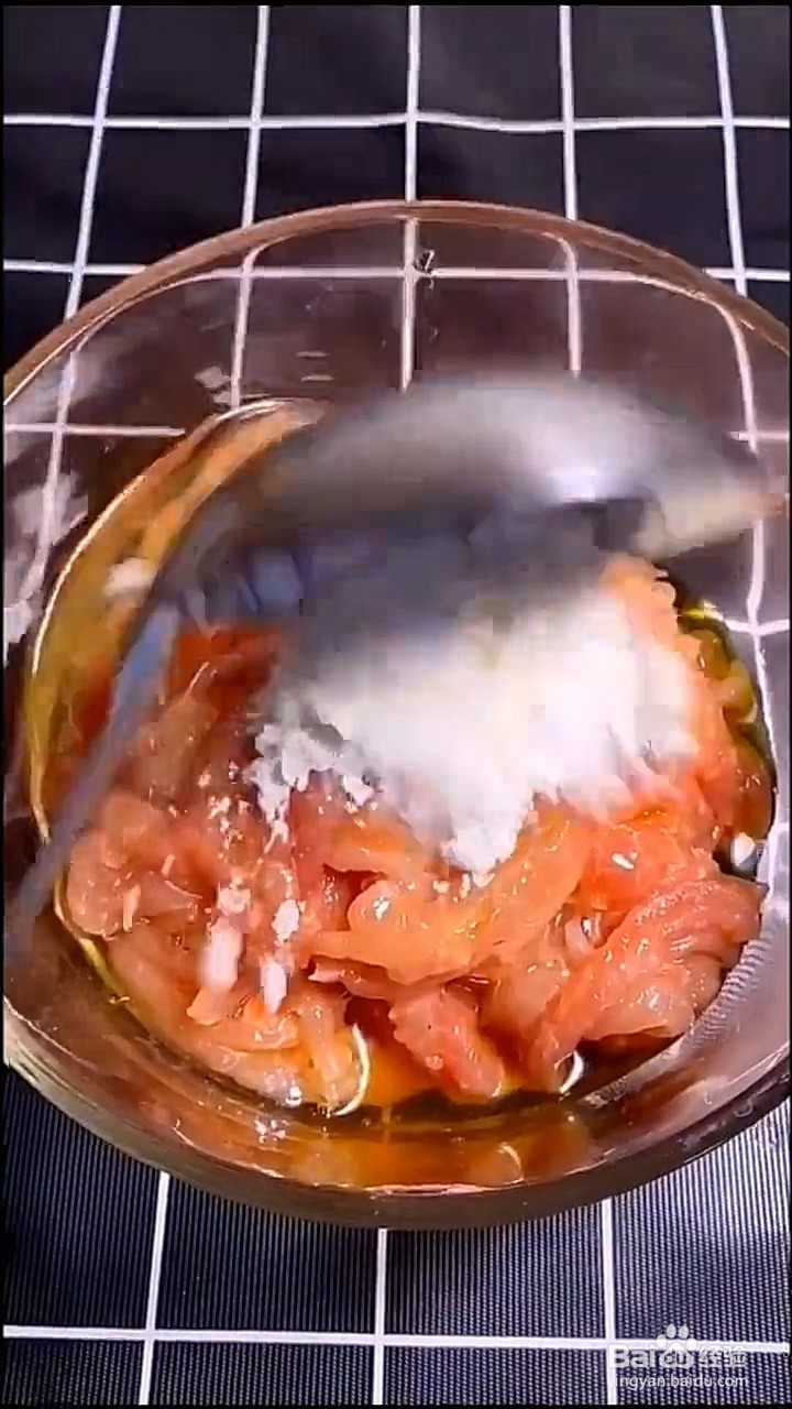 如何制作爽口的京酱肉丝？