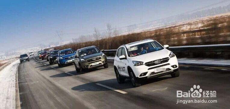 冰雪道路上如何驾驶车辆?