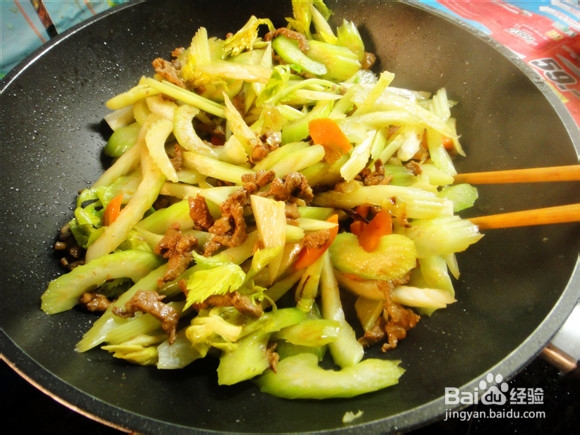 芹菜胡萝卜炒肉丝