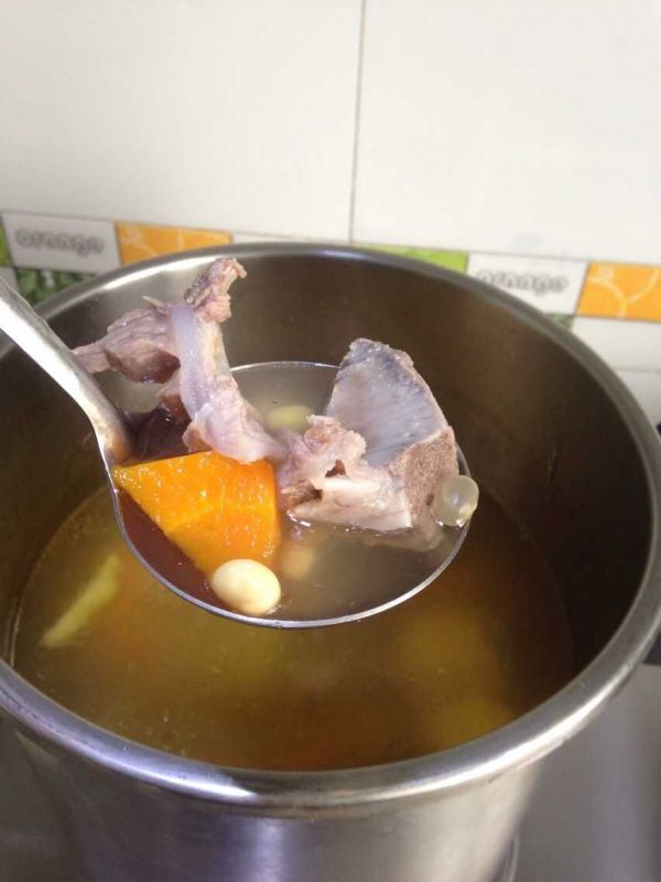 胡萝卜玉米黄豆汤