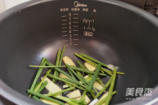 电饭煲【姜葱焗鸡腿】
