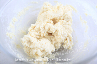 红豆沙冰皮月饼