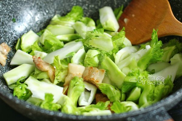 五花肉蒜蓉炒娃娃菜