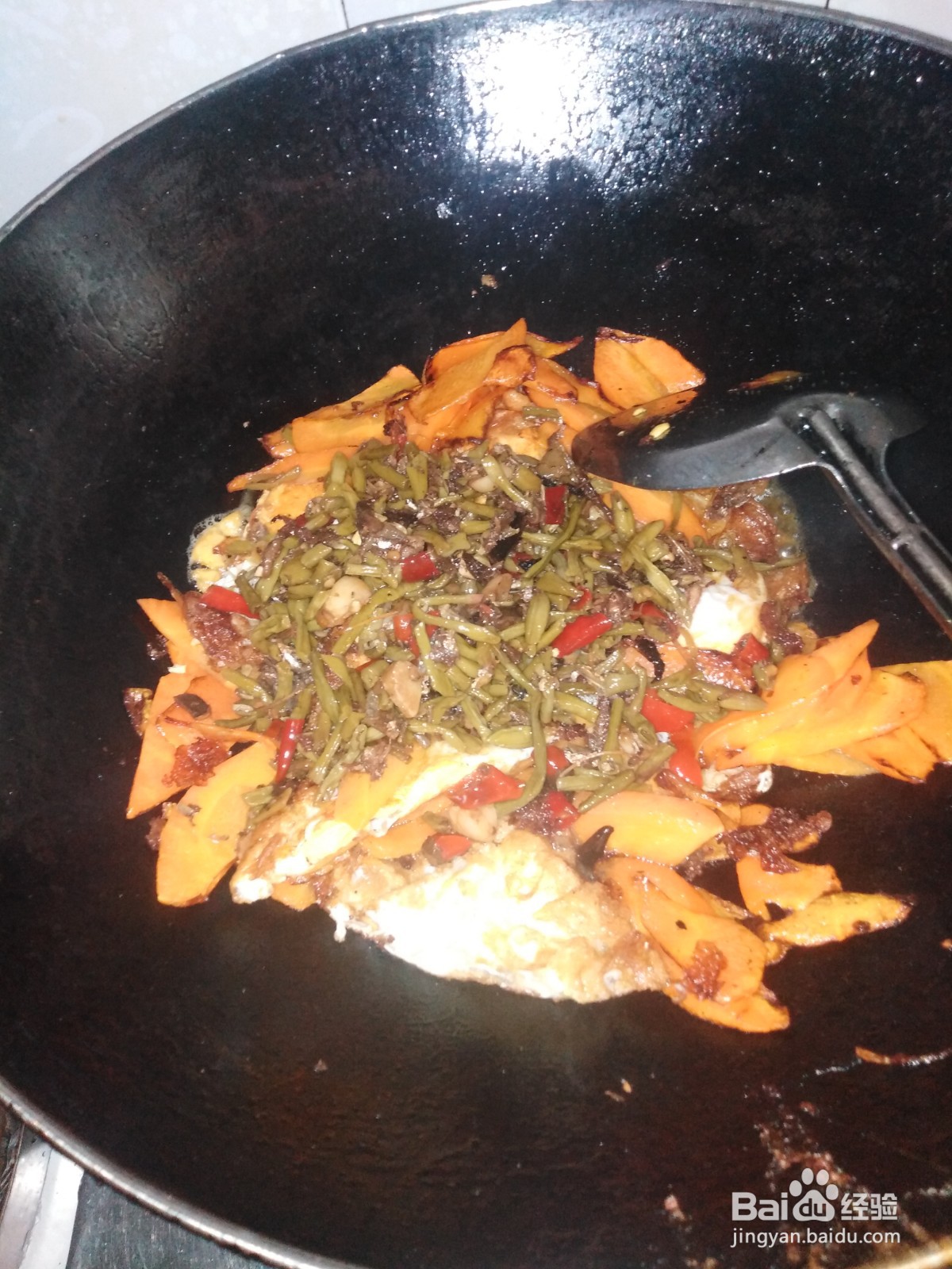 煎鸭蛋如何炒酸豆角