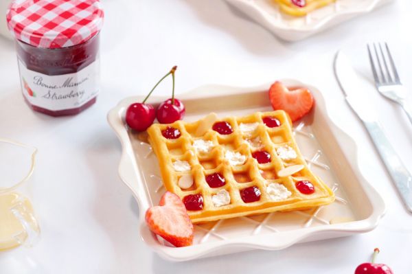 草莓糯米华夫饼