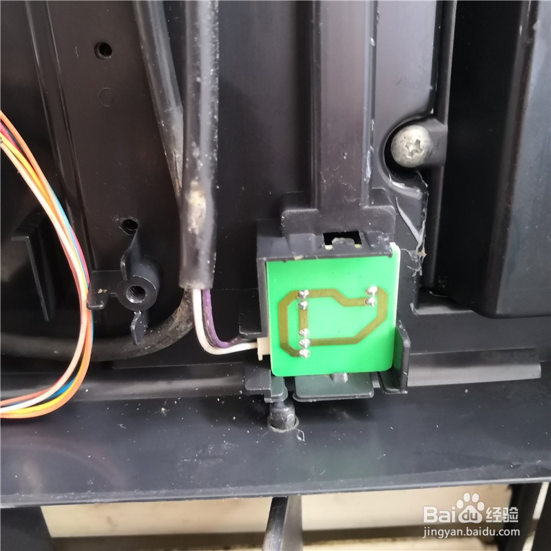 如何维修空调进风口面板不能自动关闭打开的办法