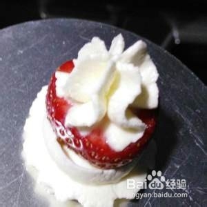 食补佳品草莓圣诞老人的做法