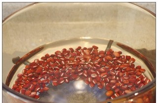 冰淇淋店里不分季节的甜品-----红豆沙芋圆