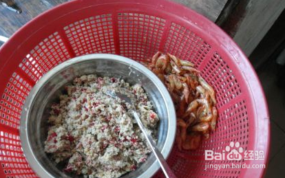 虾仁辣椒粉的做法