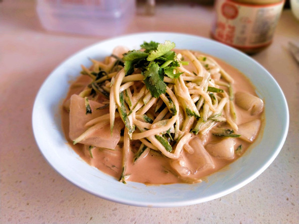 黄瓜麻酱大拉皮