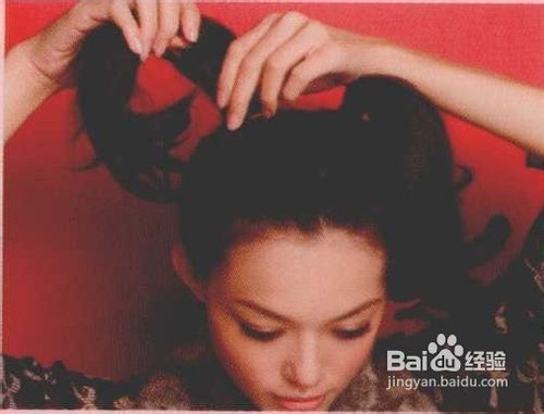 仕女髻绑法打造中长发丸子头
