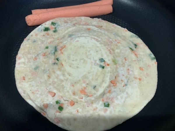 葱油饼鸡蛋卷一切