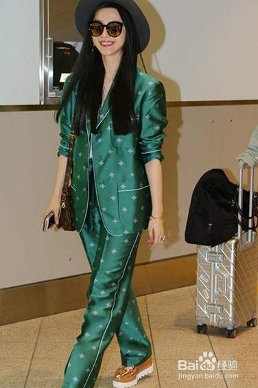 哪些穿搭可以遮盖肚子上的赘肉？