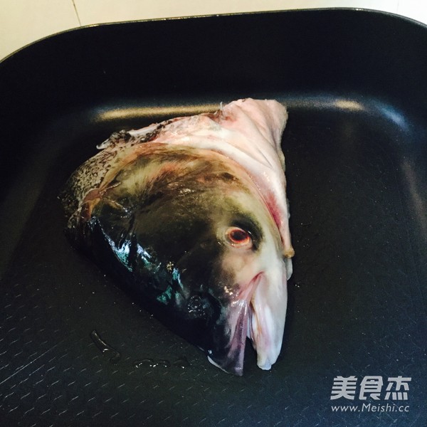 番茄鱼头汤的做法