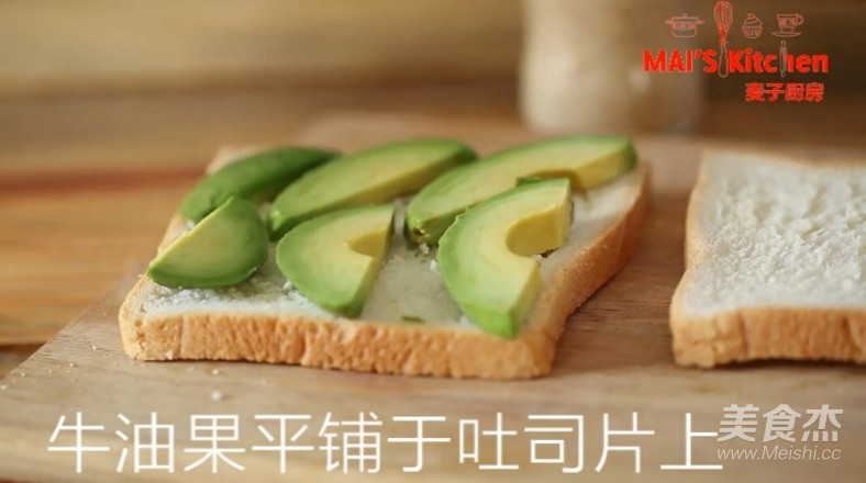 快手早餐 | 牛油果鸡蛋三明治