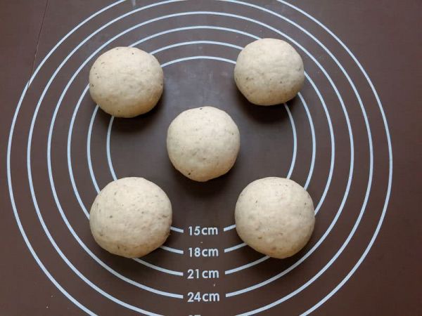 芝芝辣肉松面包