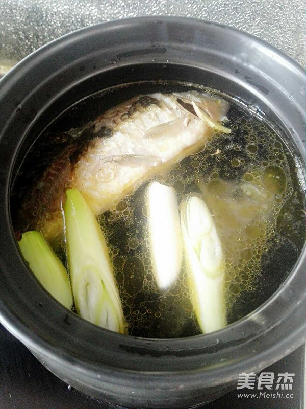 鲫鱼豆腐汤的做法