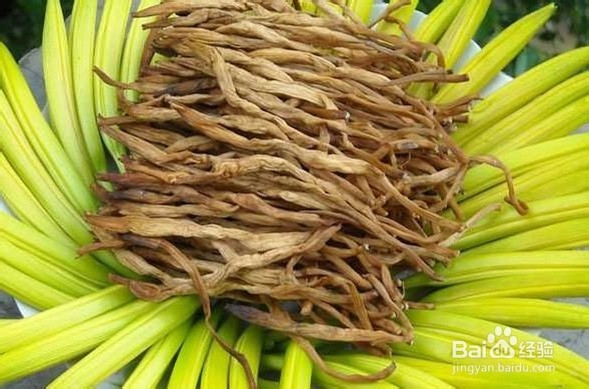 蔬菜和各种食材清洗和贮存的方法：[4]蘑菇类