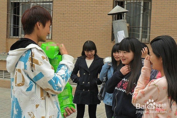 大学生如何积极追求自己喜欢的女生