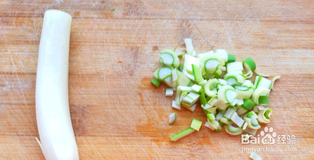 怎么做特色胡萝卜木耳炒鸡蛋