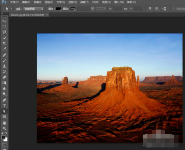 在photoshop中将图片剪裁后 怎样恢复原来的图片
