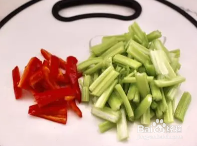 如何做芹菜炒金针菇