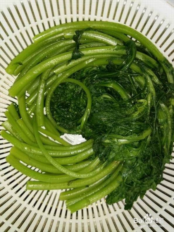 小米辣酱拌香辣茼蒿