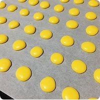 蛋黄溶豆的做法