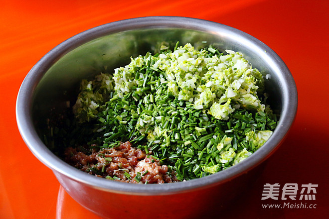 韭菜翻心白菜肉饺