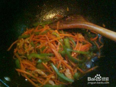 胡萝卜丝炒肉的做法