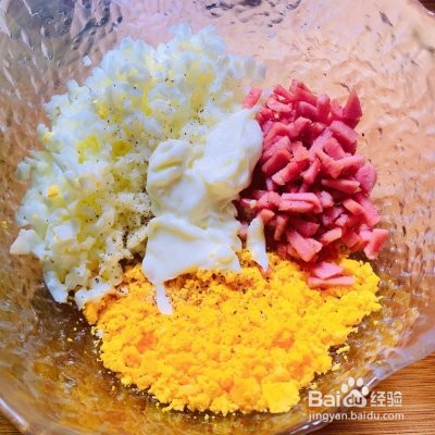 美味可口的三明治的做法。