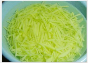 酸辣土豆丝的家常版做法