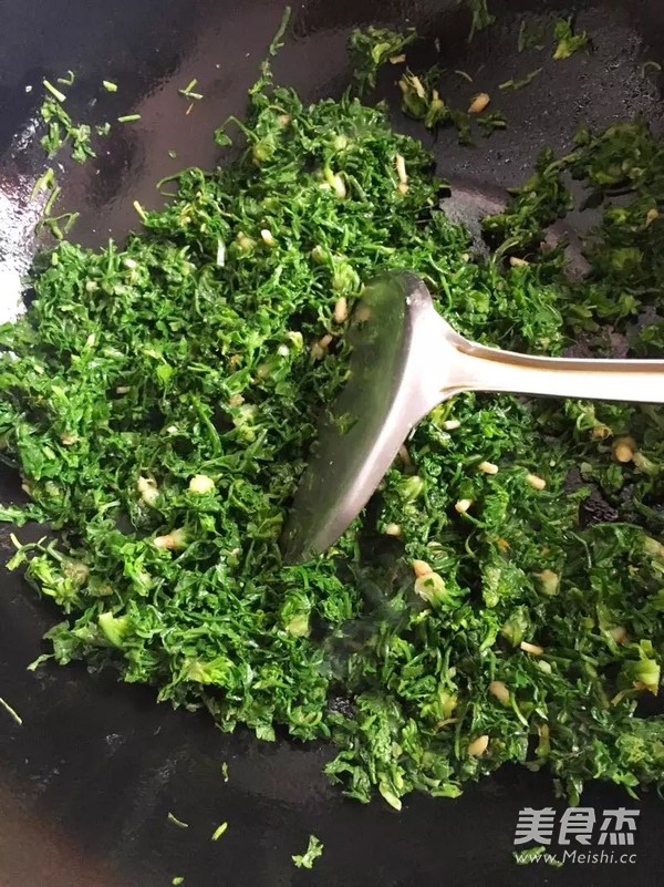 荠菜炒鸡蛋的做法