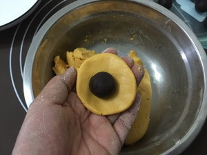 南瓜芝麻球的做法