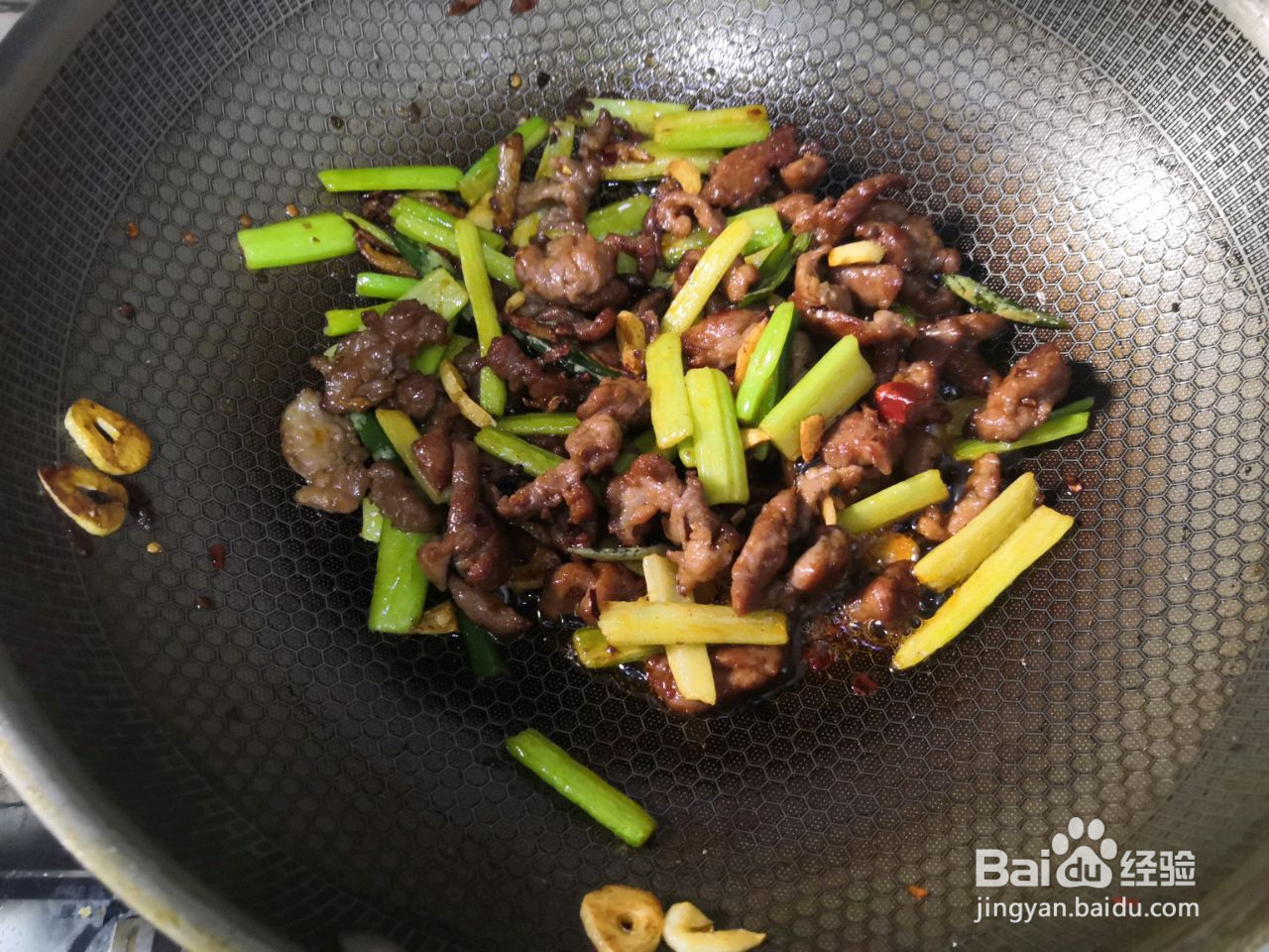 芹菜牛肉丝的做法