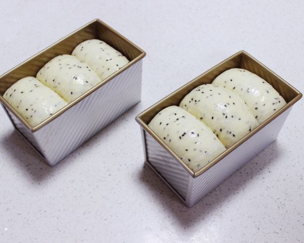 西瓜薯黑芝麻吐司