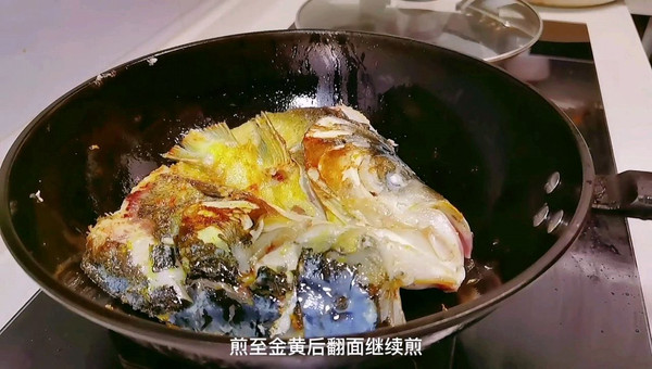 奶白雄鱼鱼头汤