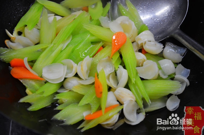 幸福美食：清新爽口的西芹百合