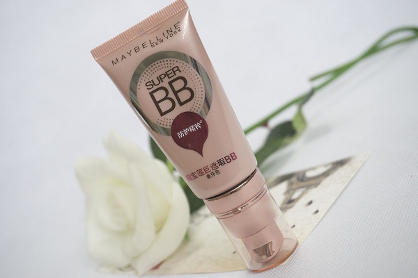 美宝莲BB霜的生产日期在哪里